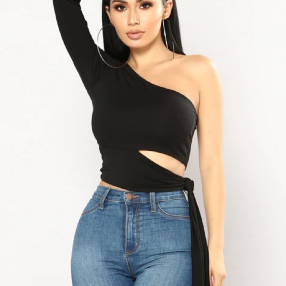 Longsleeve one shoulder crop top